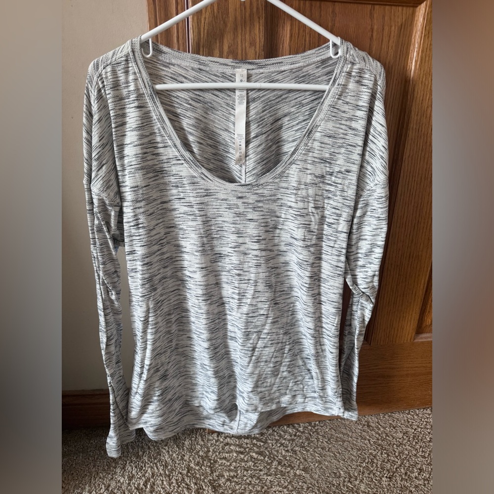 Lululemon Meant to Move long sleeve in space dyed grey, size 12, EUC,